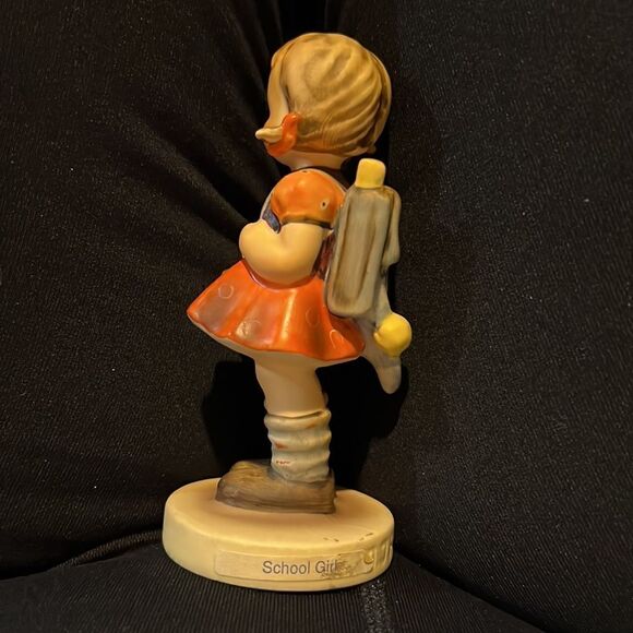 M J Hummel Vintage “School Girl” Figurine - Picture 4 of 5